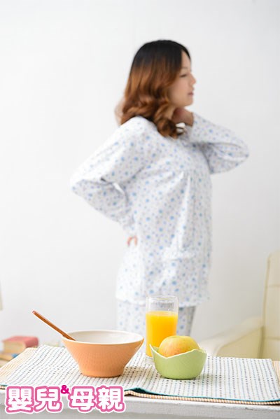 坐月子